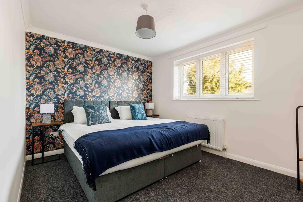 2 Bedroom House-Driveway - Bournemouth Hospital - Long Stay Discounts - Lima Apartments Ltd Exterior photo